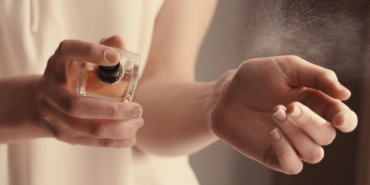 Parfüm nasıl daha uzun süre kalıcı olabilir?