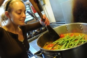 Çalışan Kadınlar İçin Hızlı, Pratik ve Kolay Yemek Tarifleri